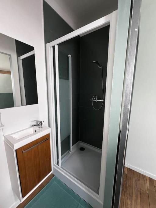 La Maison Des Voyageurs Avec Grand Parking Prive -Calme Et Serenite Chevincourt Ngoại thất bức ảnh